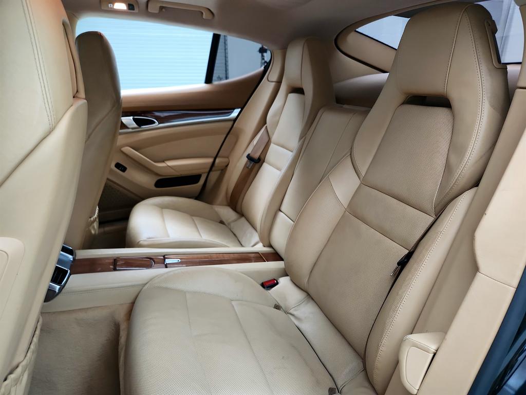 2010 Porsche Panamera S photo