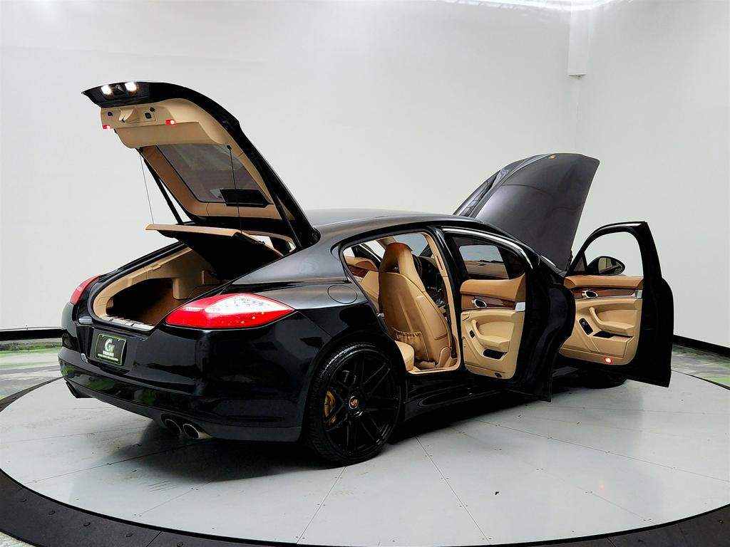 2010 Porsche Panamera S photo