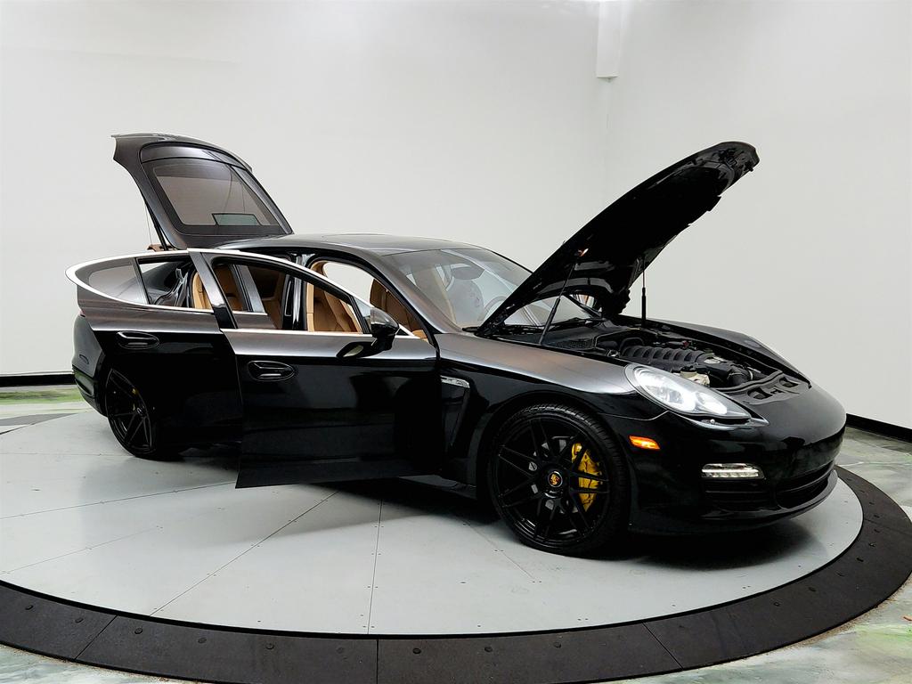 2010 Porsche Panamera S photo