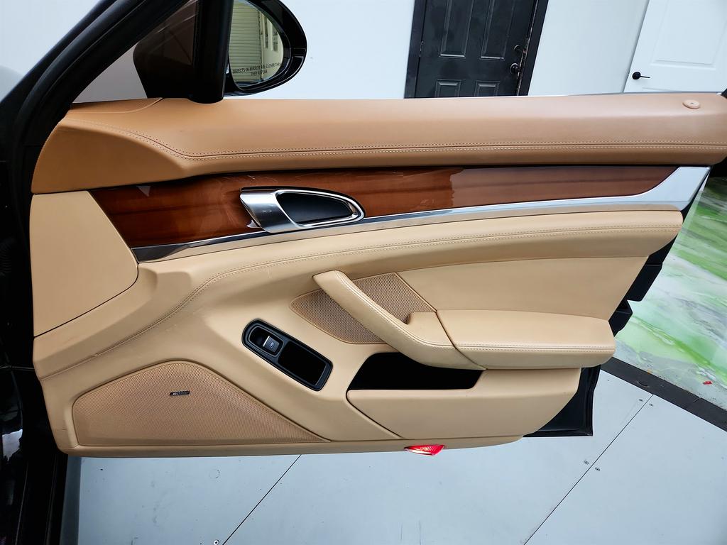 2010 Porsche Panamera S photo