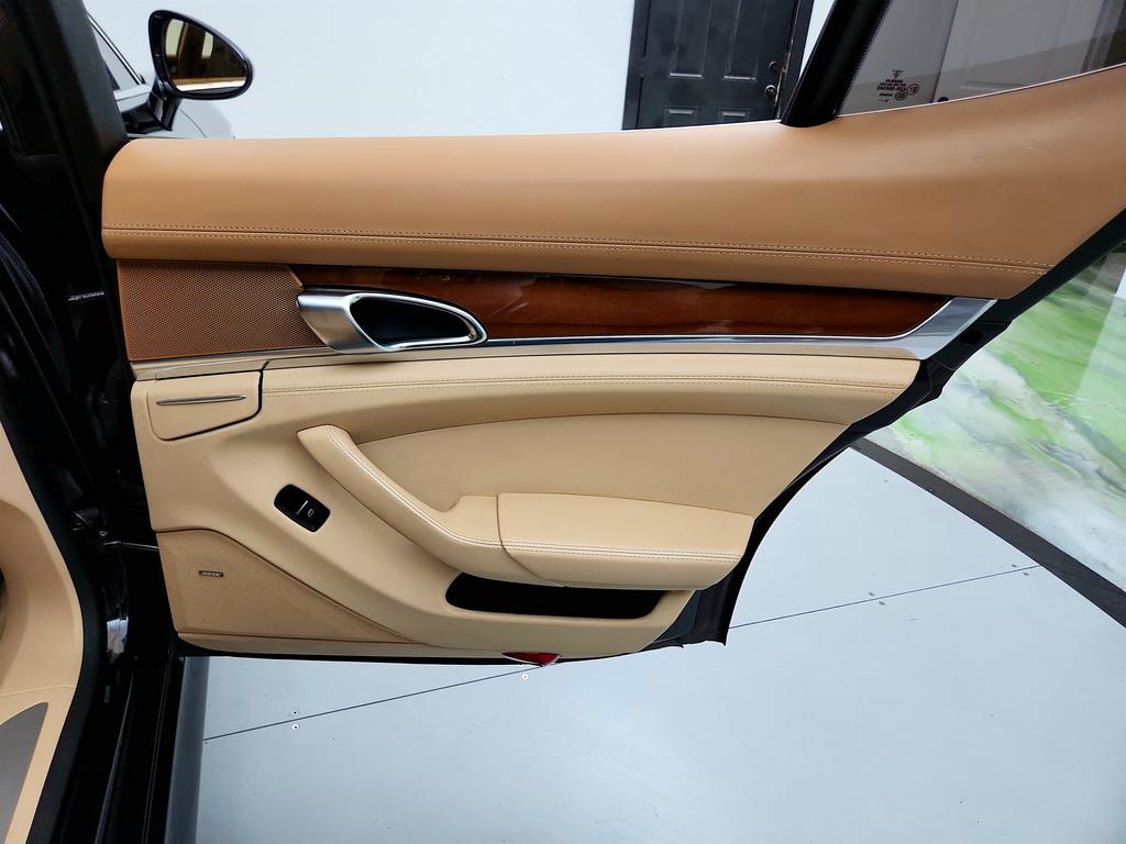 2010 Porsche Panamera S photo