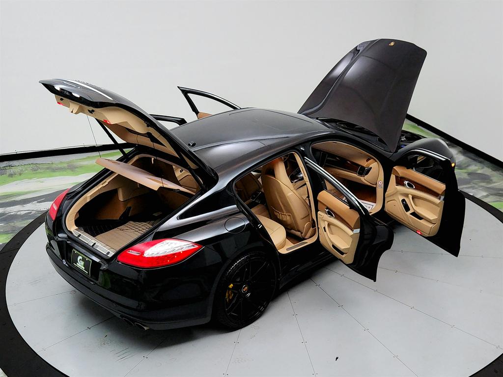 2010 Porsche Panamera S photo