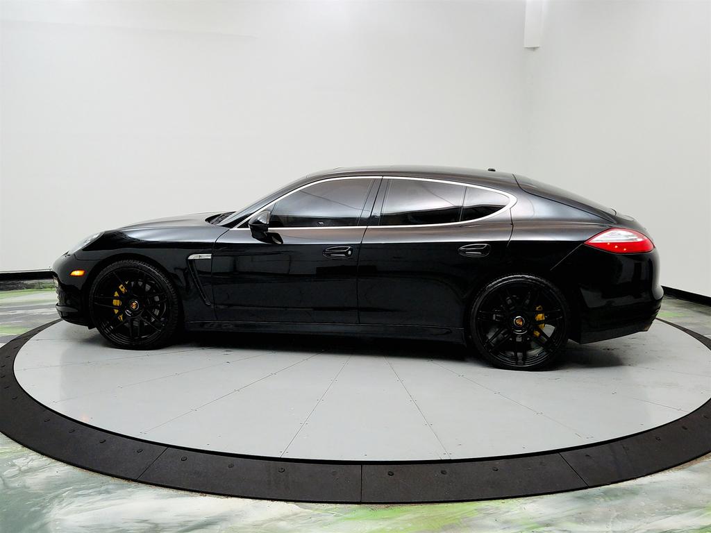 2010 Porsche Panamera S photo