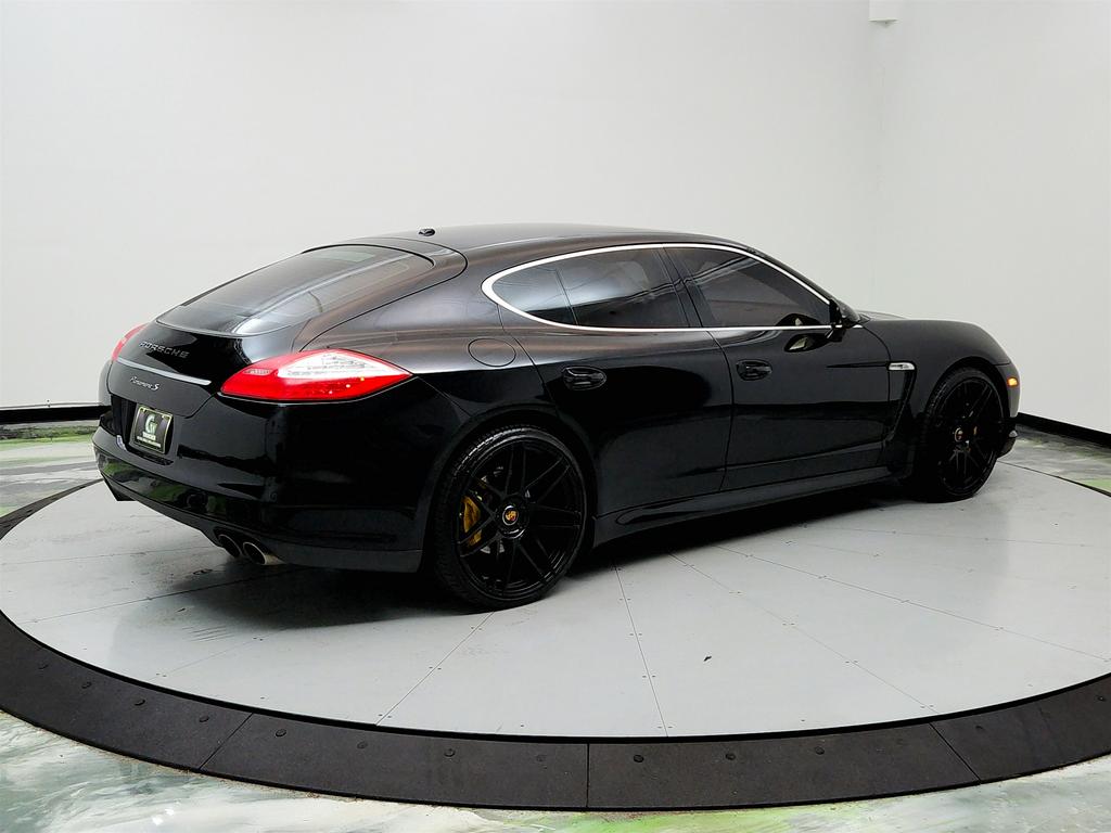 2010 Porsche Panamera S photo