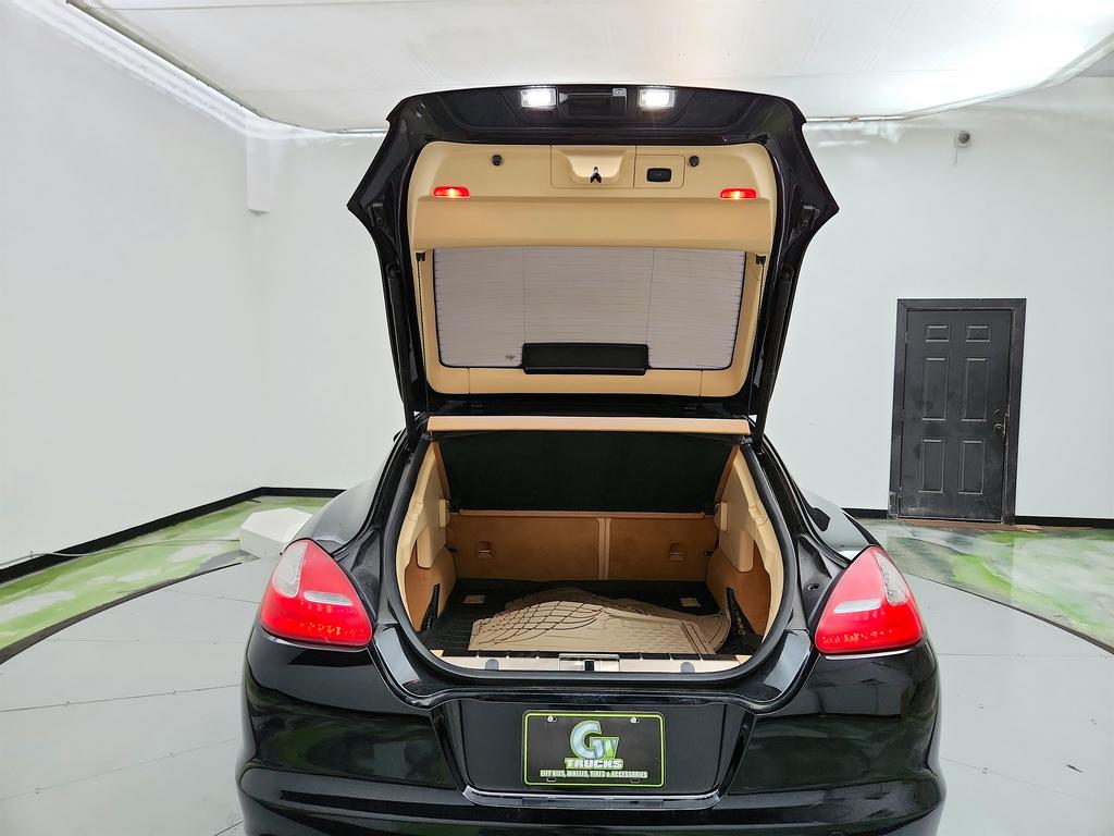 2010 Porsche Panamera S photo