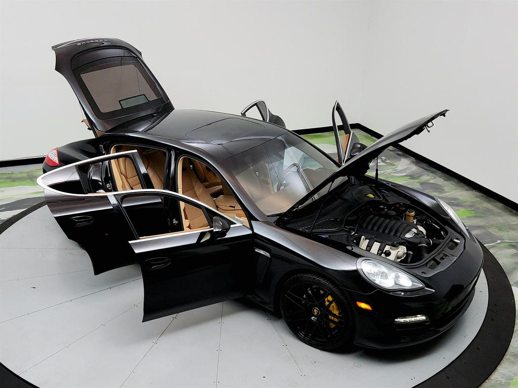 2010 Porsche Panamera S photo