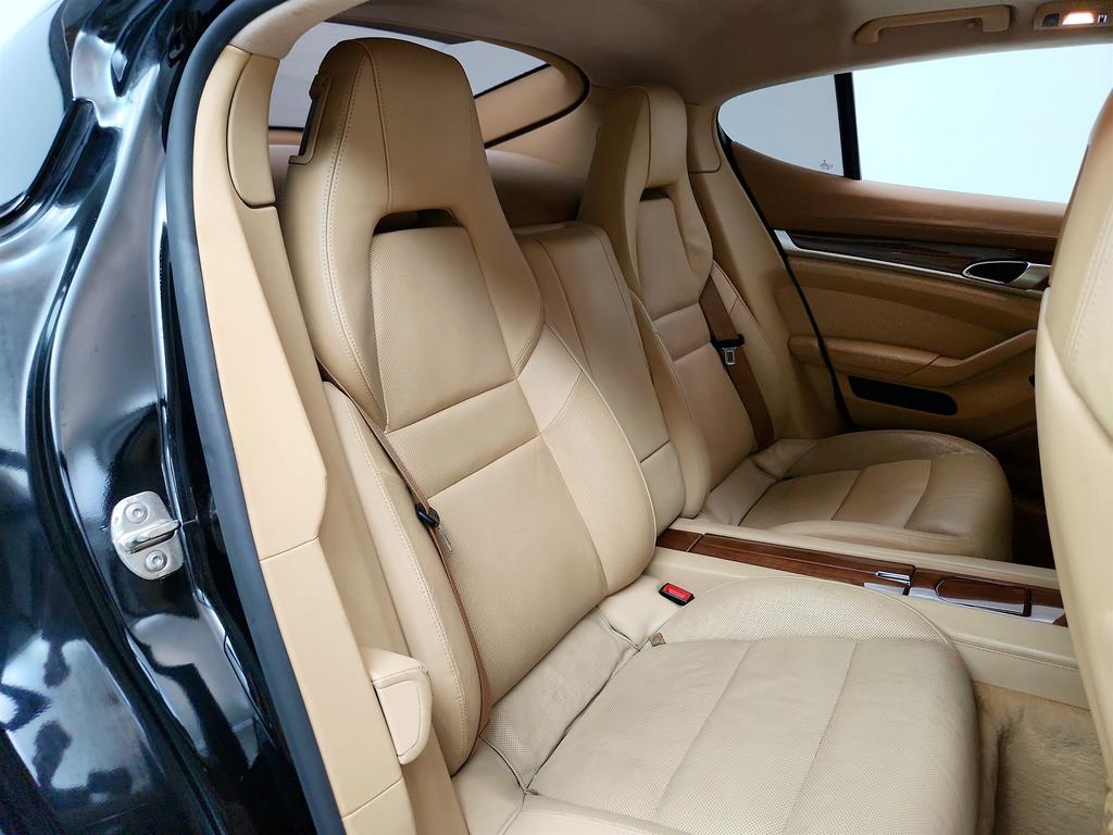 2010 Porsche Panamera S photo
