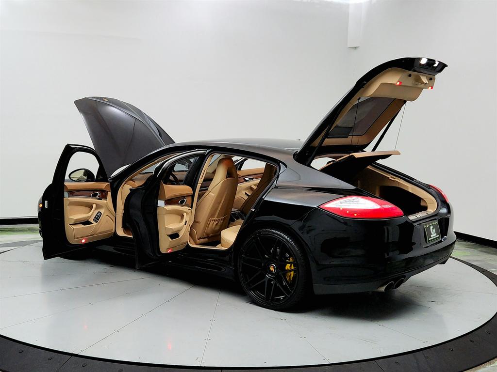 2010 Porsche Panamera S photo