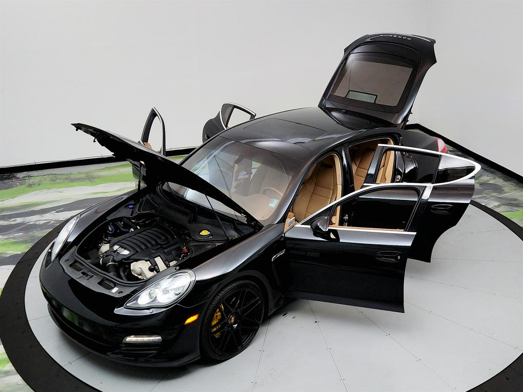 2010 Porsche Panamera S photo
