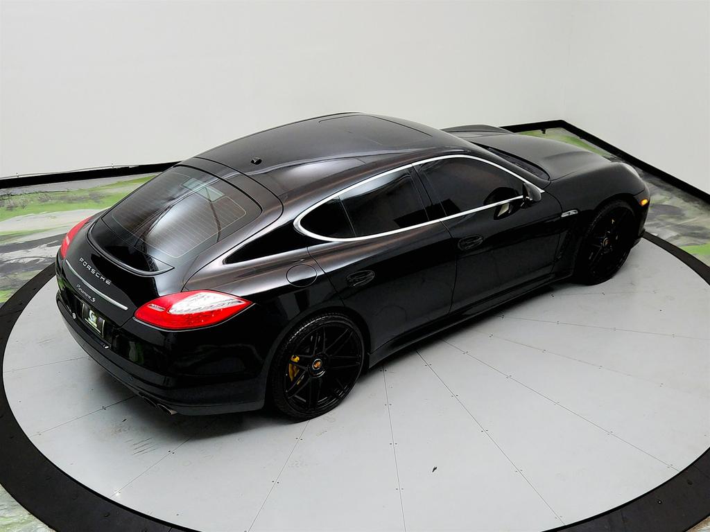 2010 Porsche Panamera S photo