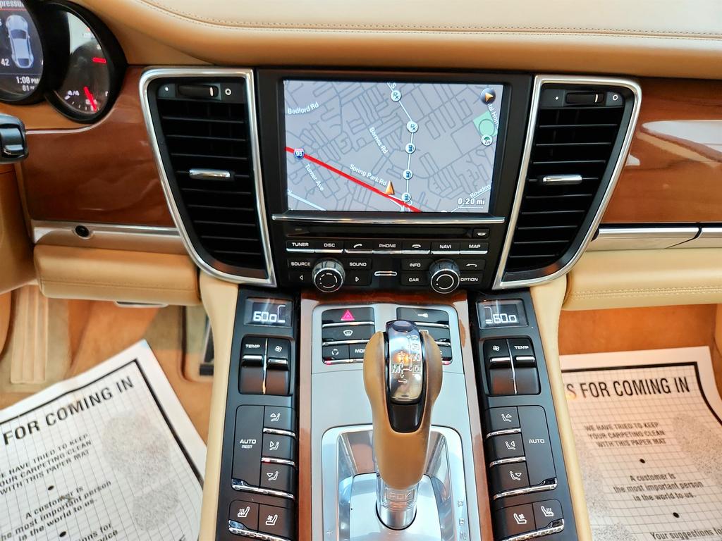 2010 Porsche Panamera S photo