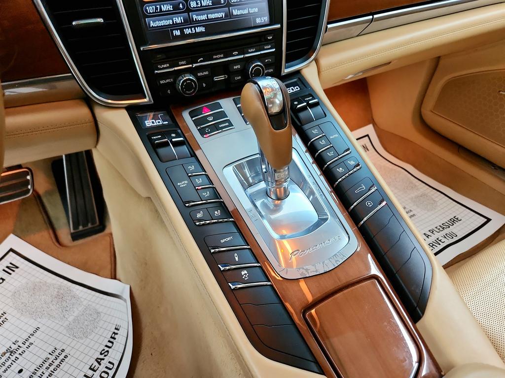 2010 Porsche Panamera S photo