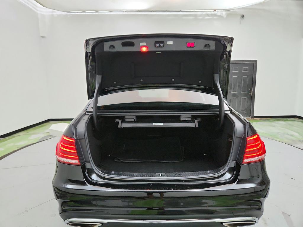 2016 Mercedes-Benz E-Class E350 photo
