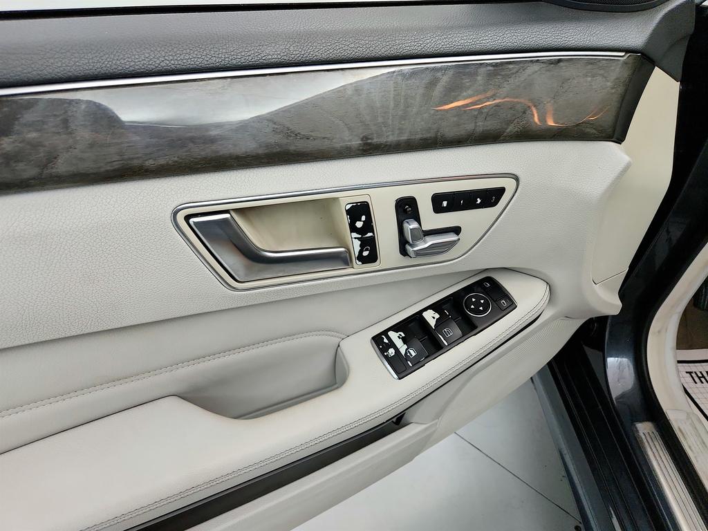 2014 Mercedes-Benz E-Class E350 Luxury photo