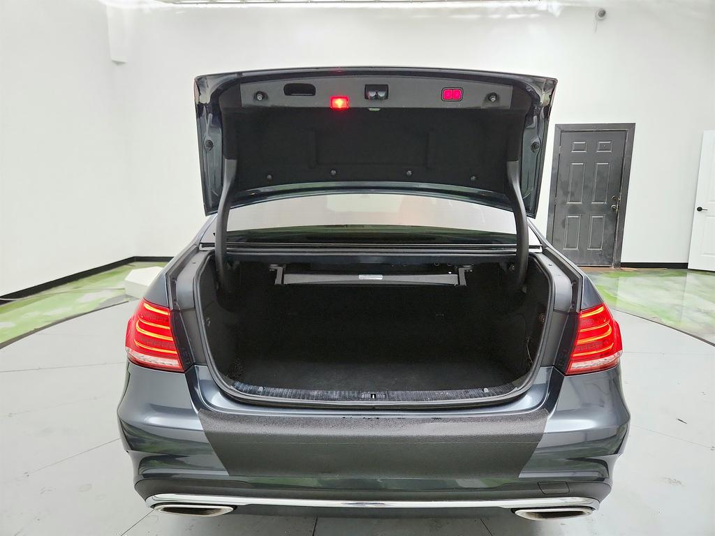 2014 Mercedes-Benz E-Class E350 Luxury photo
