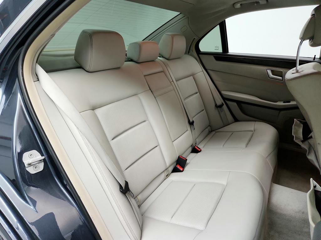 2014 Mercedes-Benz E-Class E350 Luxury photo