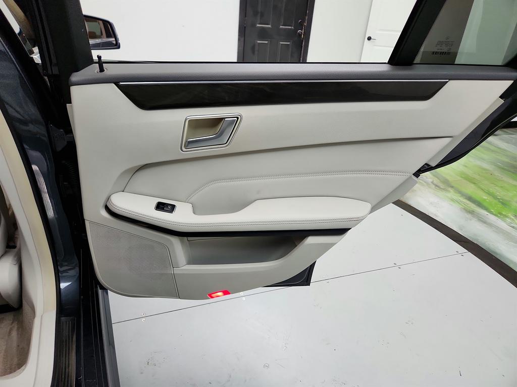 2014 Mercedes-Benz E-Class E350 Luxury photo