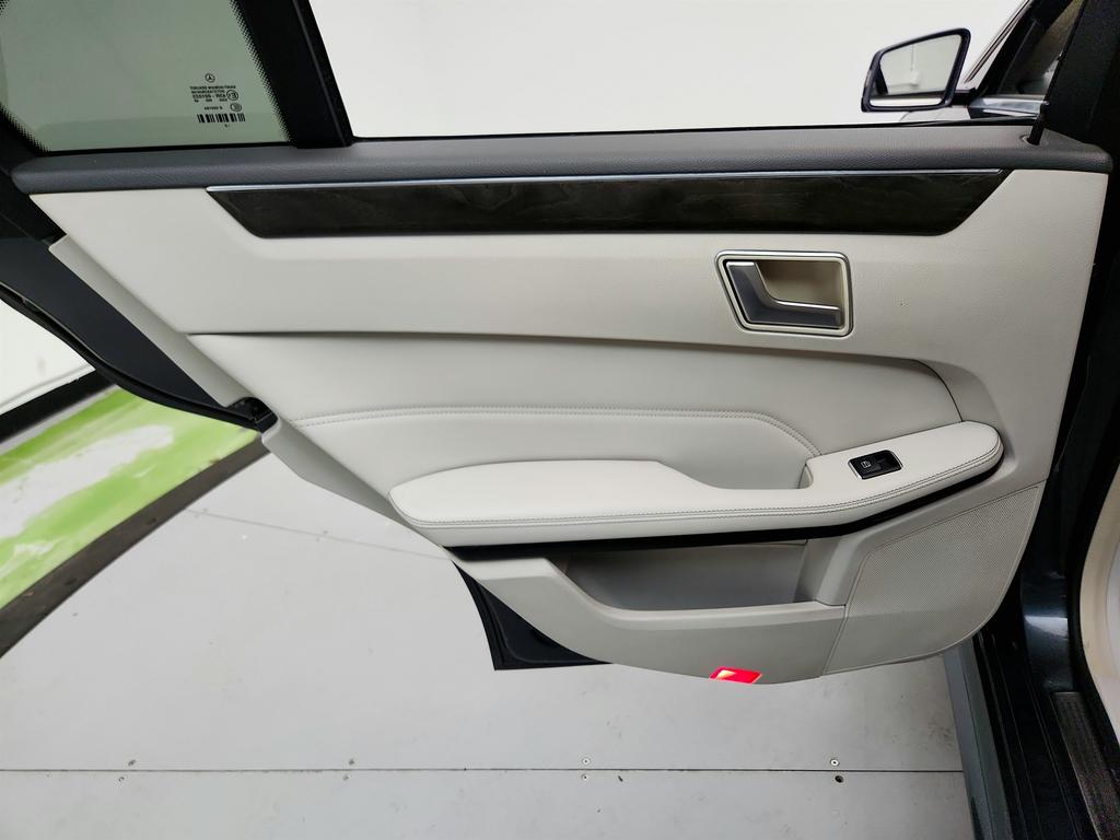 2014 Mercedes-Benz E-Class E350 Luxury photo