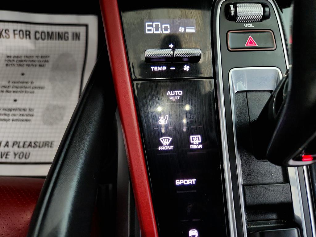 2021 Porsche Cayenne photo