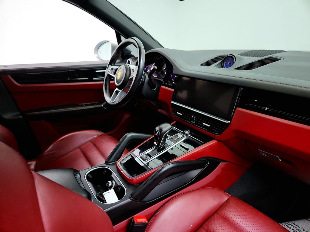 2021 Porsche Cayenne photo