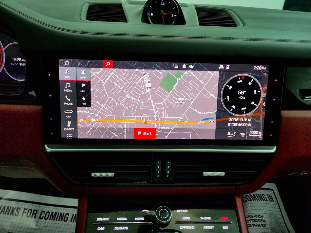 2021 Porsche Cayenne photo