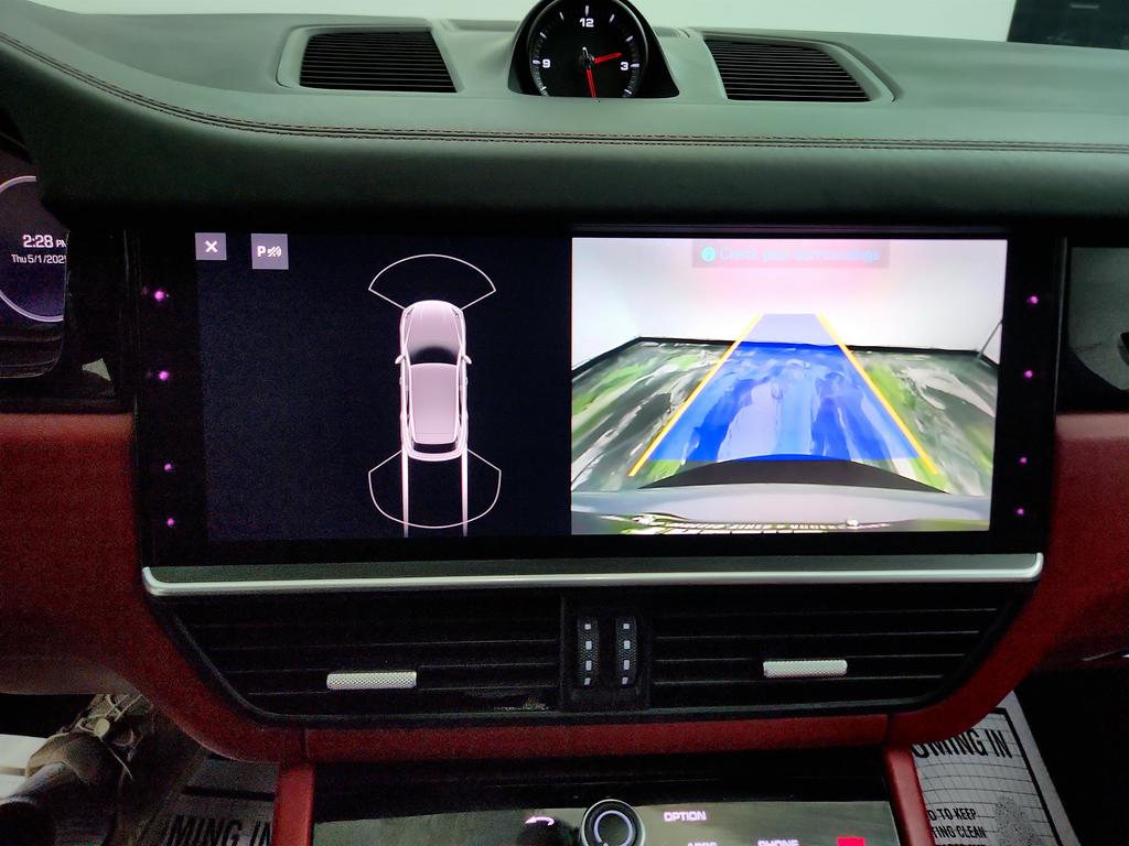 2021 Porsche Cayenne photo