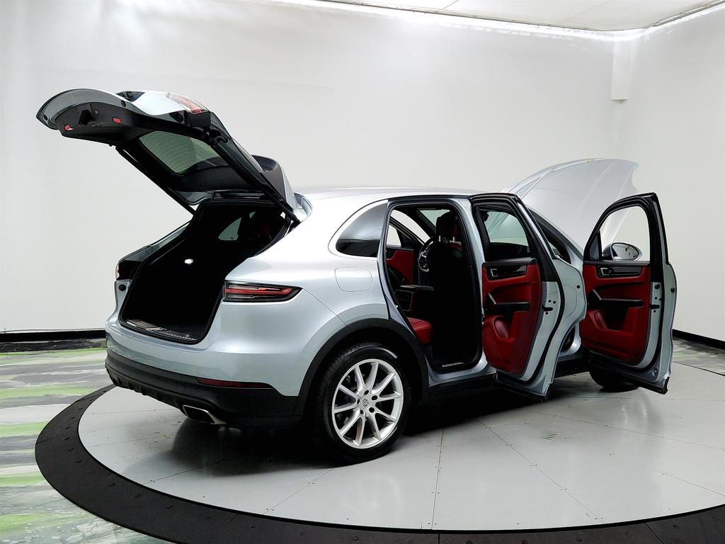 2021 Porsche Cayenne photo