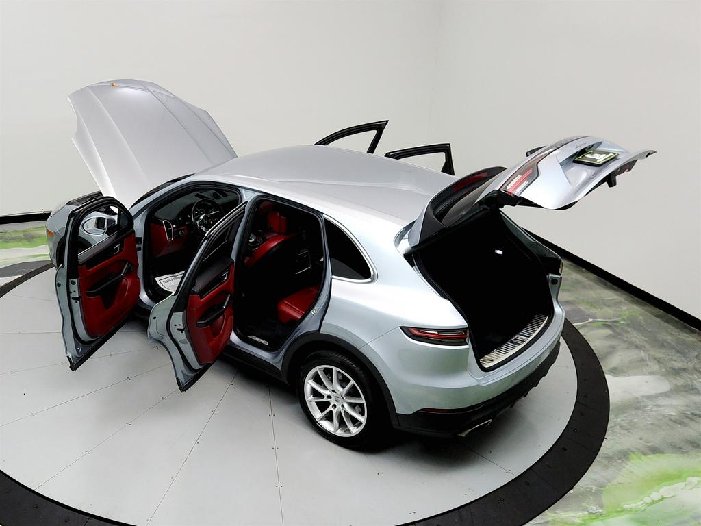 2021 Porsche Cayenne photo