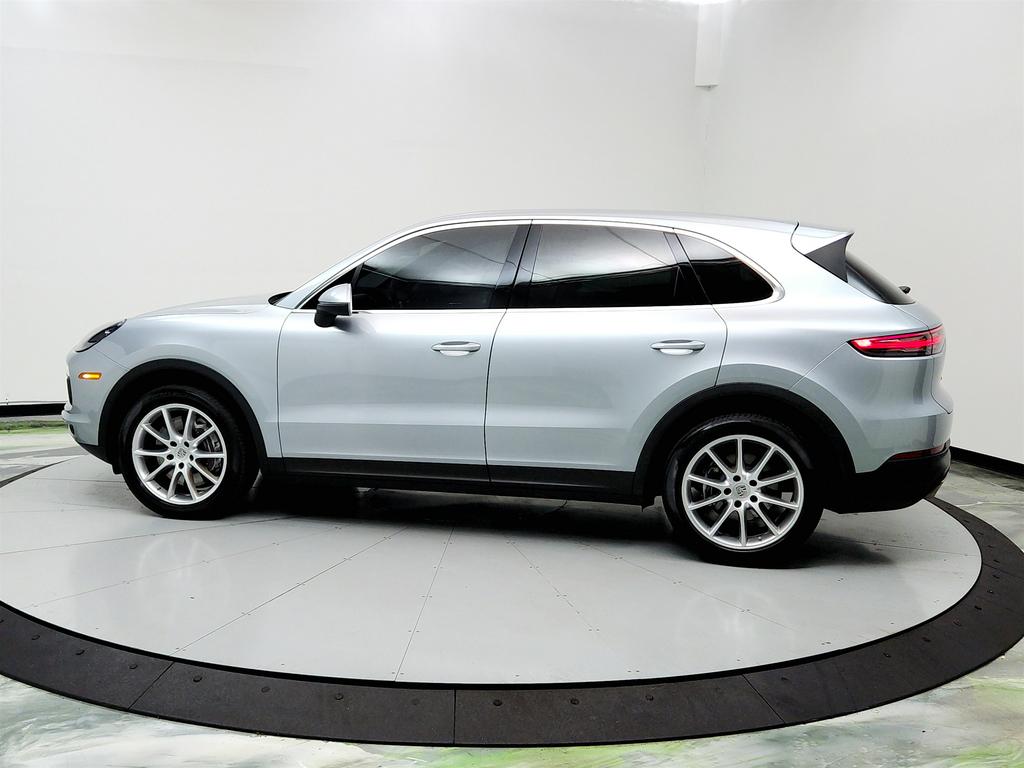 2021 Porsche Cayenne photo