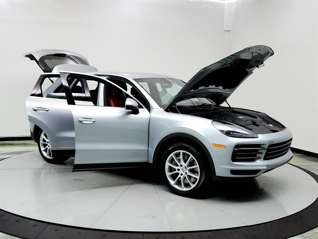 2021 Porsche Cayenne photo