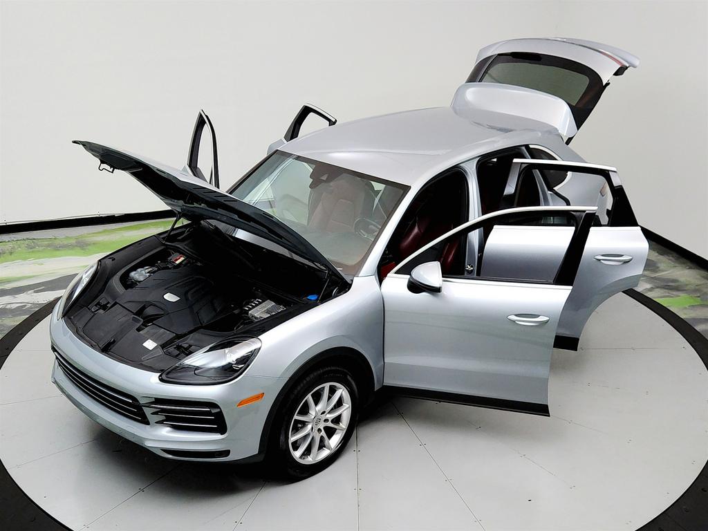 2021 Porsche Cayenne photo