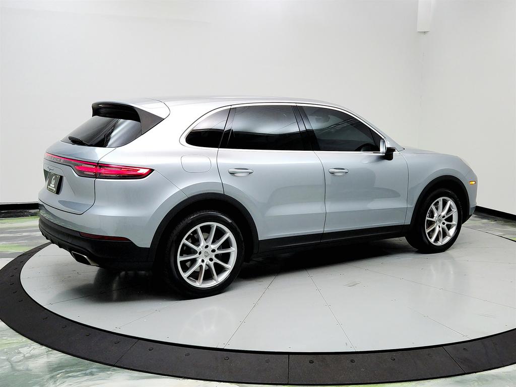 2021 Porsche Cayenne photo