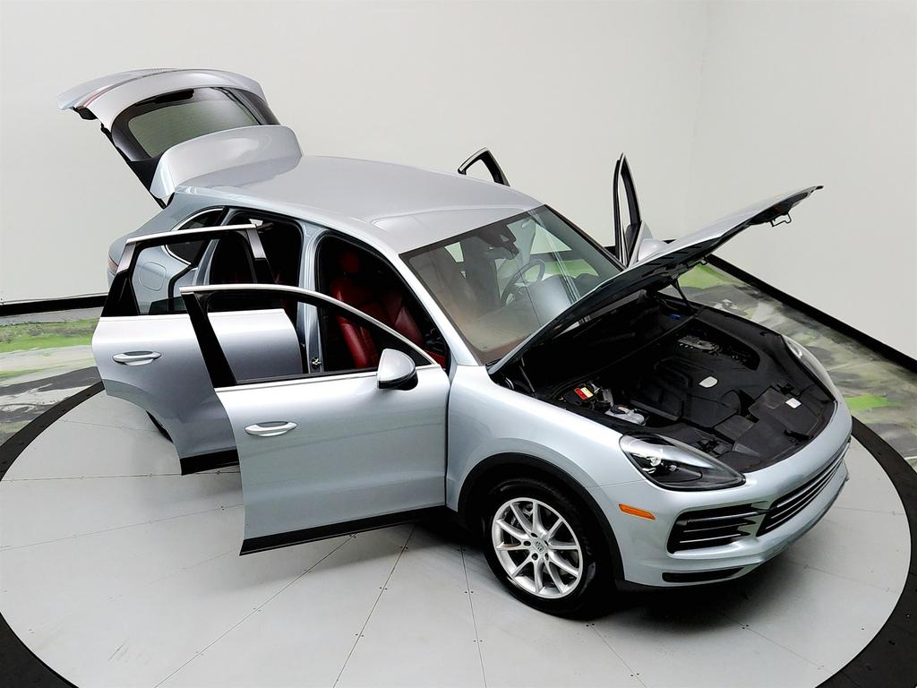 2021 Porsche Cayenne photo
