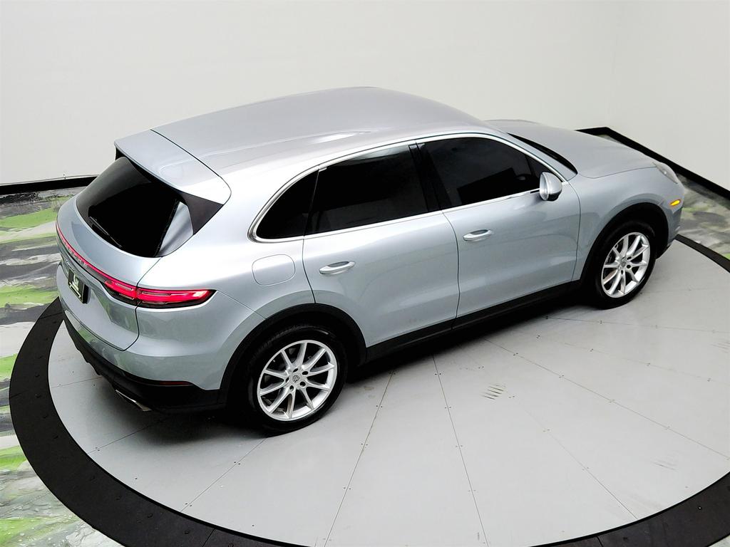 2021 Porsche Cayenne photo
