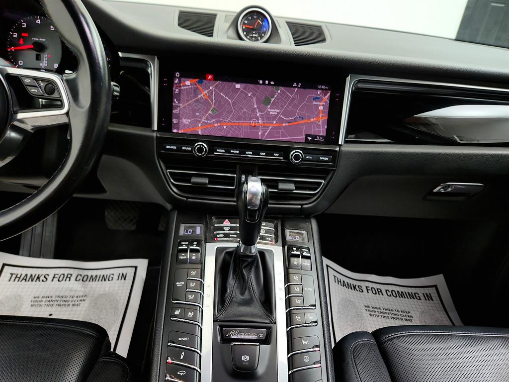 2020 Porsche Macan S photo
