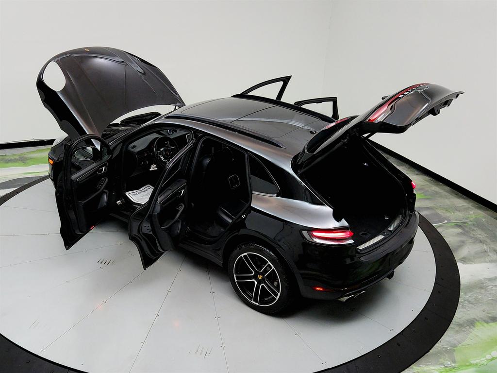 2020 Porsche Macan S photo