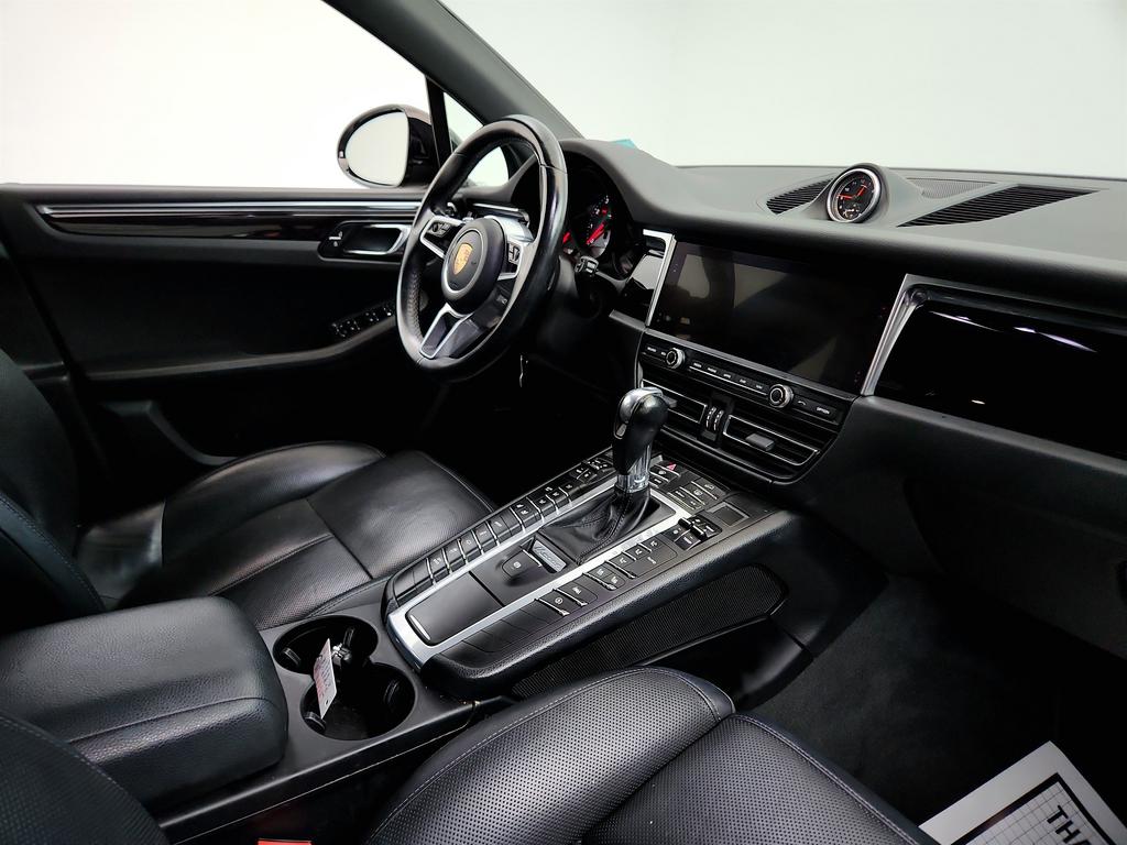 2020 Porsche Macan S photo