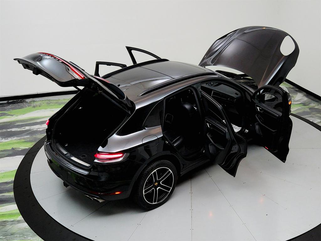 2020 Porsche Macan S photo