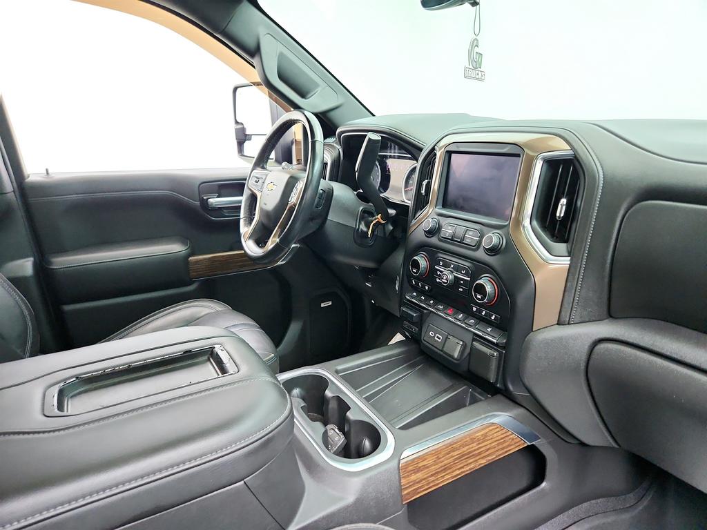 2020 Chevrolet Silverado 1500 High Country photo