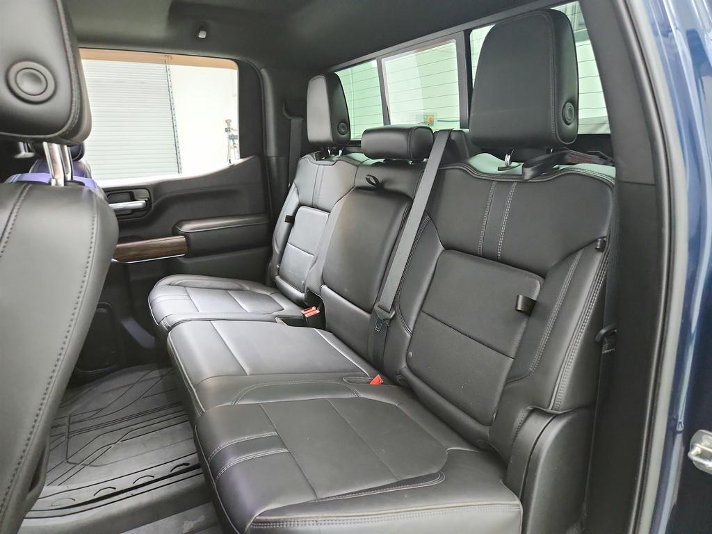 2020 Chevrolet Silverado 1500 High Country photo