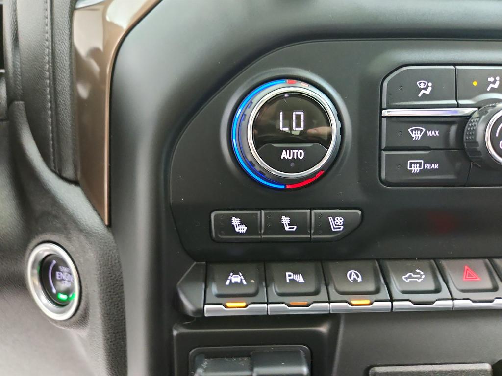 2020 Chevrolet Silverado 1500 High Country photo