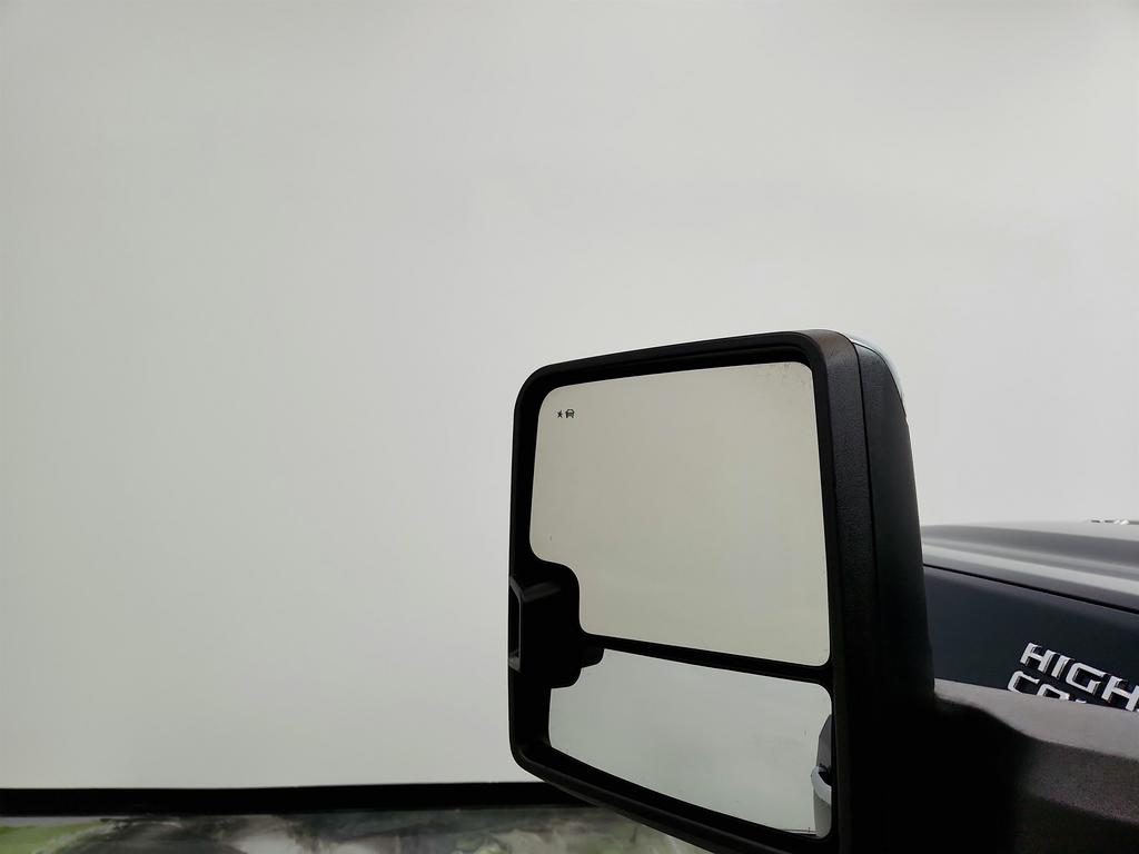 2020 Chevrolet Silverado 1500 High Country photo