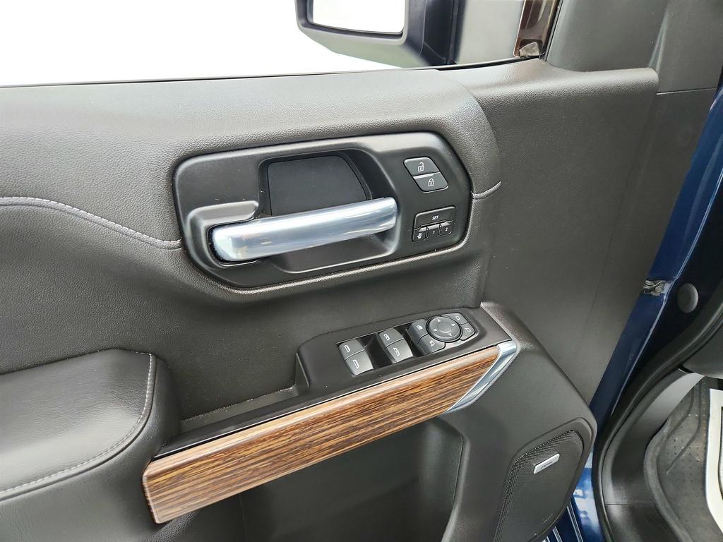 2020 Chevrolet Silverado 1500 High Country photo