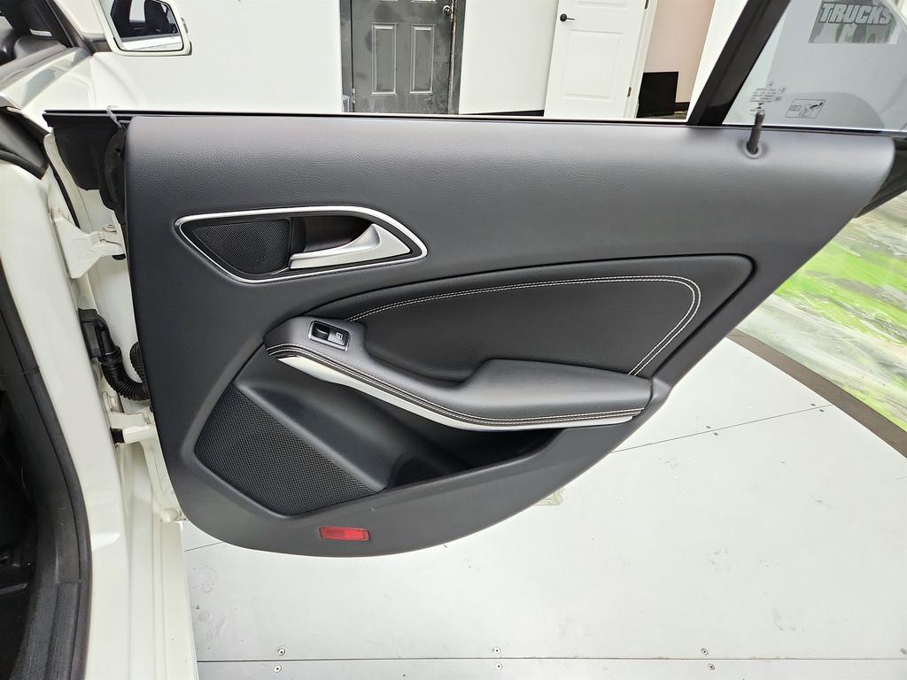 2017 Mercedes-Benz cla CLA250 photo