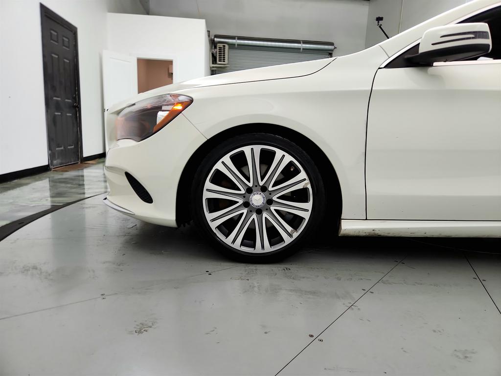 2017 Mercedes-Benz cla CLA250 photo