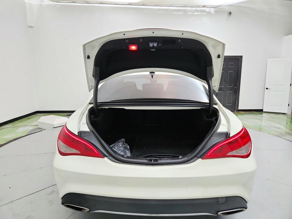 2017 Mercedes-Benz cla CLA250 photo