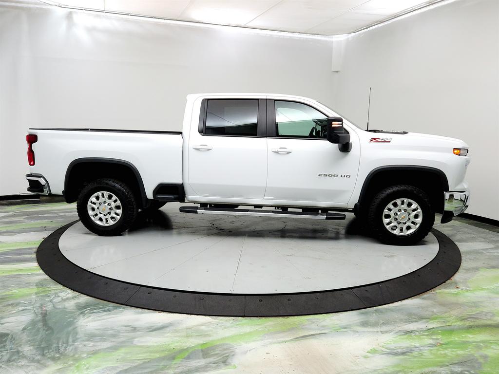 2024 Chevrolet Silverado 2500 LT photo