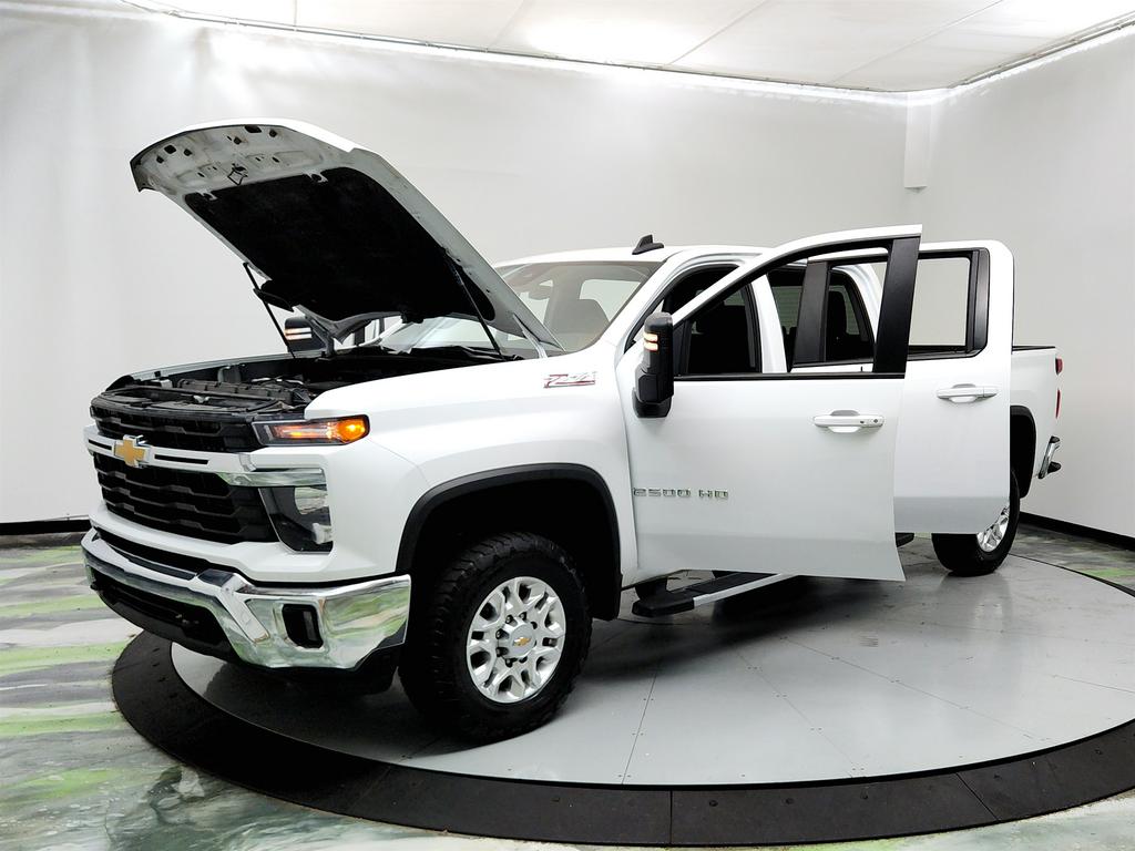 2024 Chevrolet Silverado 2500 LT photo