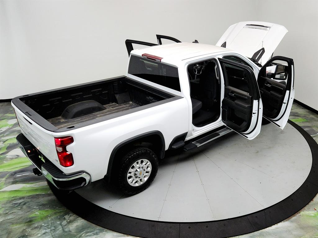 2024 Chevrolet Silverado 2500 LT photo