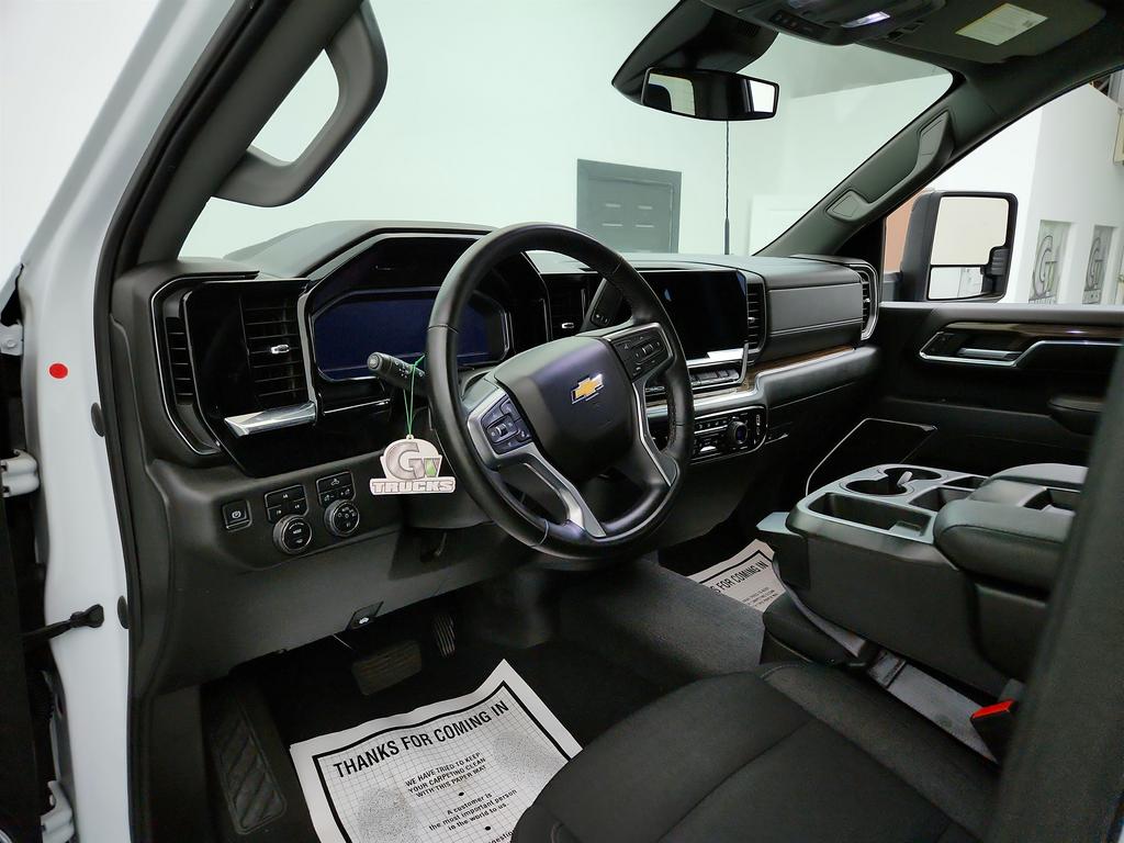 2024 Chevrolet Silverado 2500 LT photo